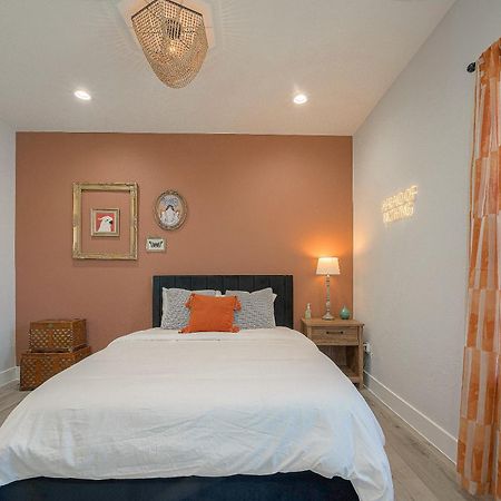 Modern Home Near Downtown With Fast Wifi, Bbq, Games & Ev Equipped! Houston Exterior foto
