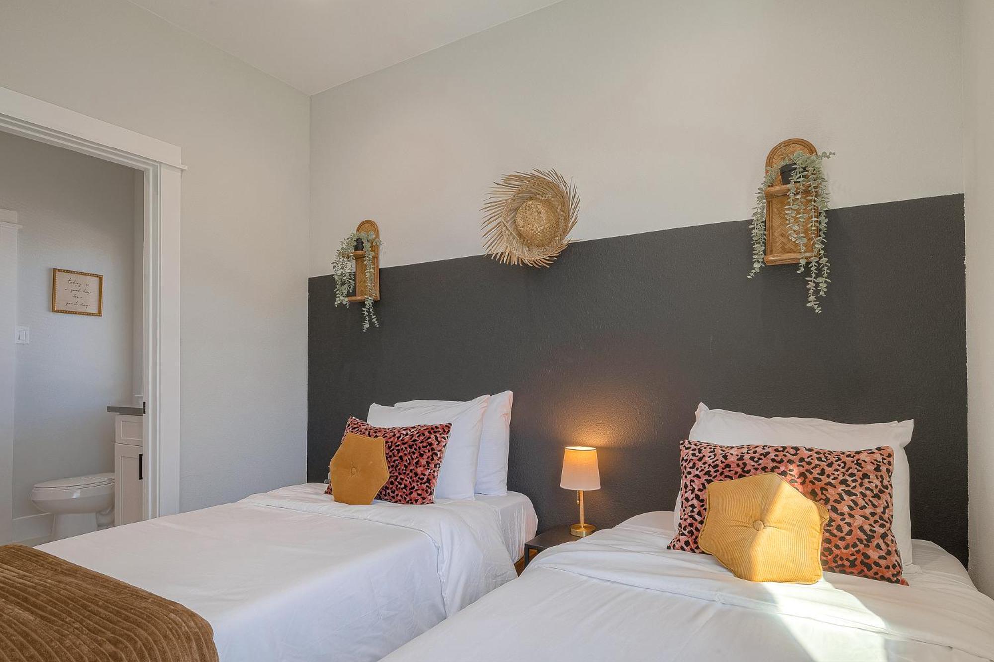 Modern Home Near Downtown With Fast Wifi, Bbq, Games & Ev Equipped! Houston Exterior foto