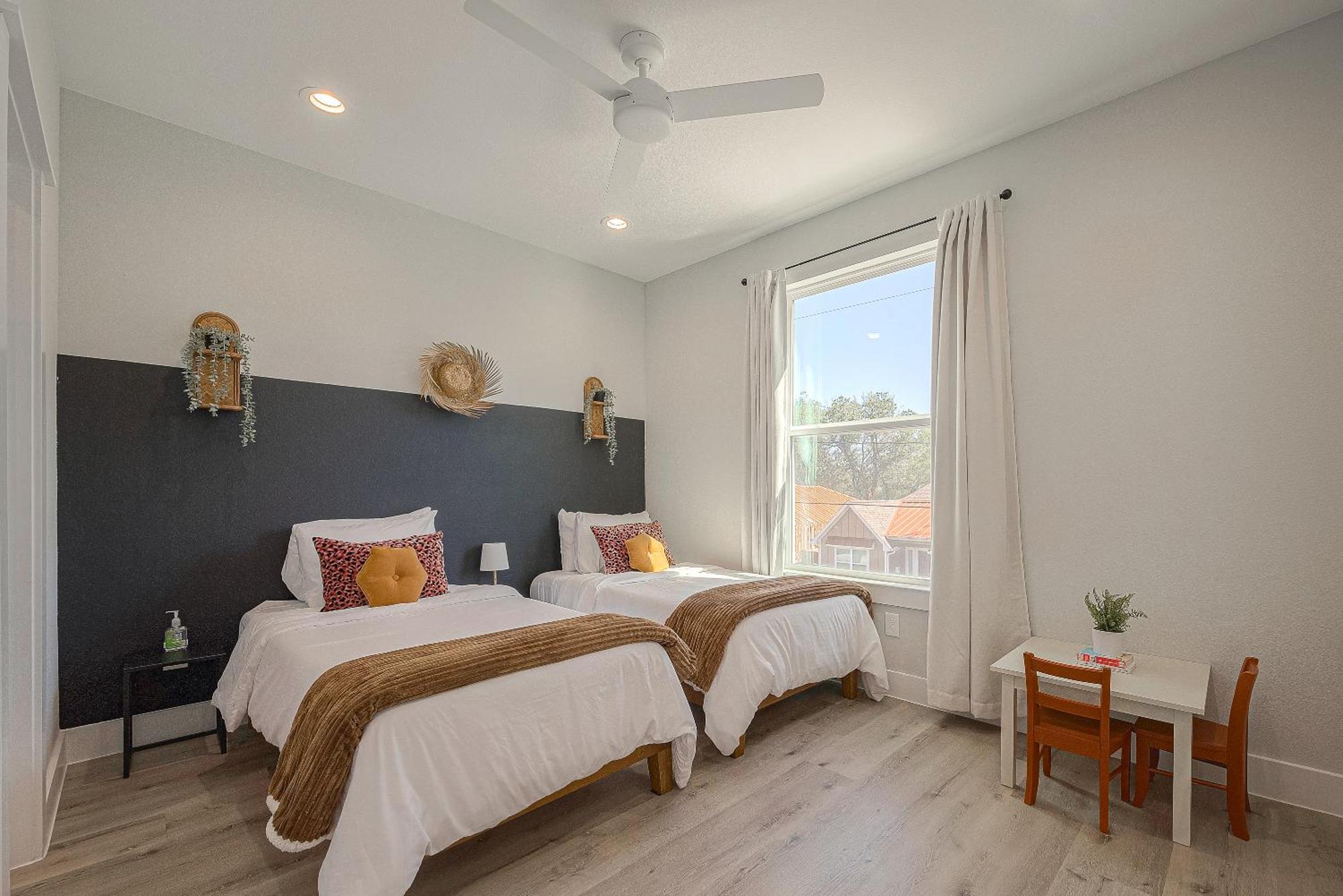 Modern Home Near Downtown With Fast Wifi, Bbq, Games & Ev Equipped! Houston Exterior foto