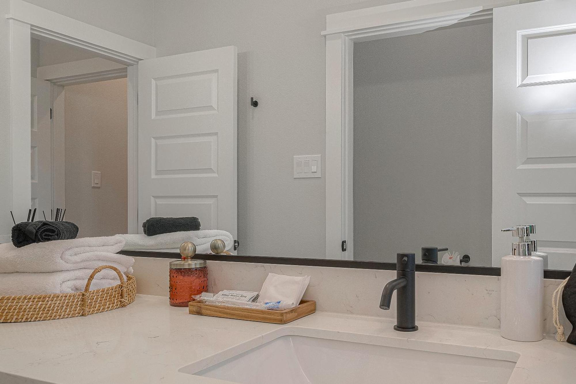 Modern Home Near Downtown With Fast Wifi, Bbq, Games & Ev Equipped! Houston Exterior foto