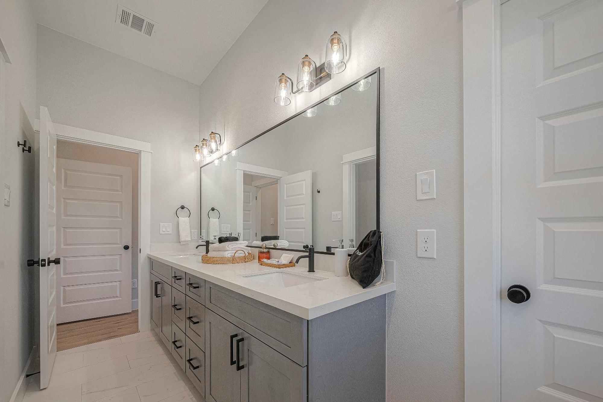 Modern Home Near Downtown With Fast Wifi, Bbq, Games & Ev Equipped! Houston Exterior foto